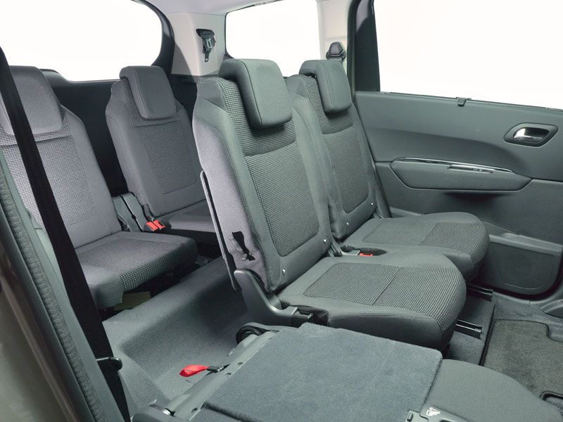 Contacto: Peugeot 5008,  te gustará su nueva imagen