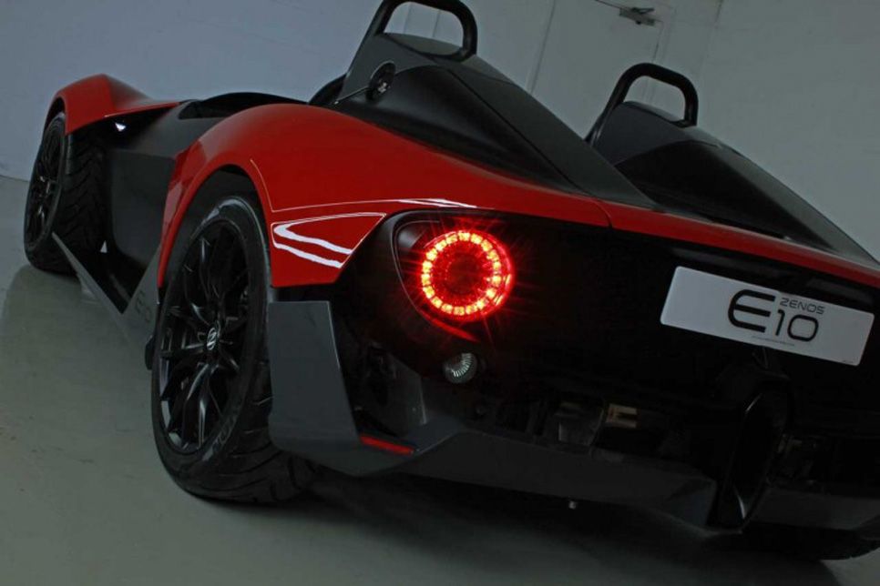 Zenos E10 Roadster, ligereza deportiva