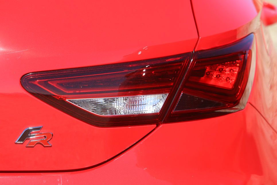 Comparativa: Opel Astra CDTi biturbo vs Seat León TDI FR