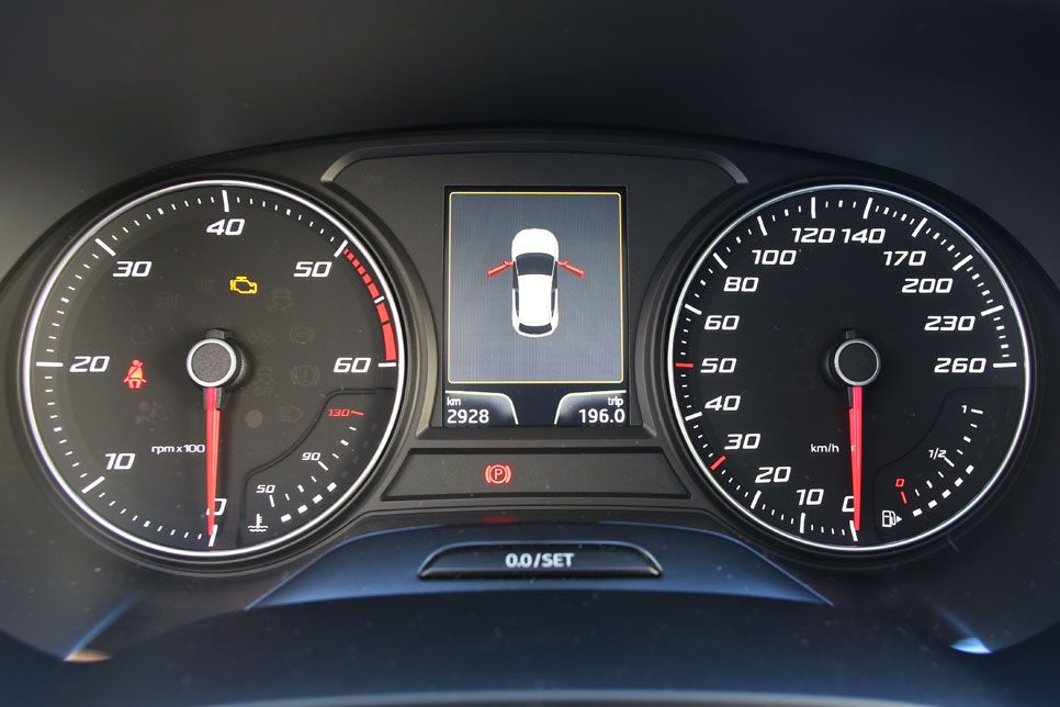 Comparativa: Opel Astra CDTi biturbo vs Seat León TDI FR