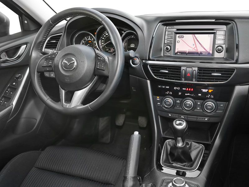 Comparativa: Toyota Prius vs BMW 316d y Mazda 6 SkyActiv G-145