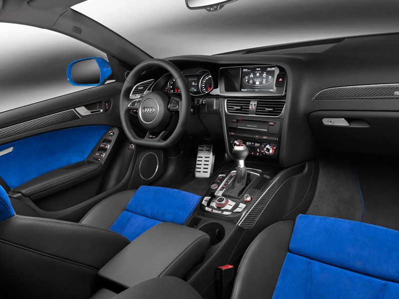 Audi RS4 Avant Nogaro