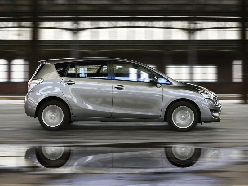 Contacto: Toyota Verso 2014