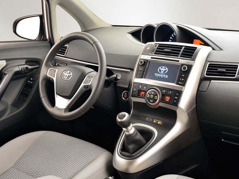 Contacto: Toyota Verso 2014