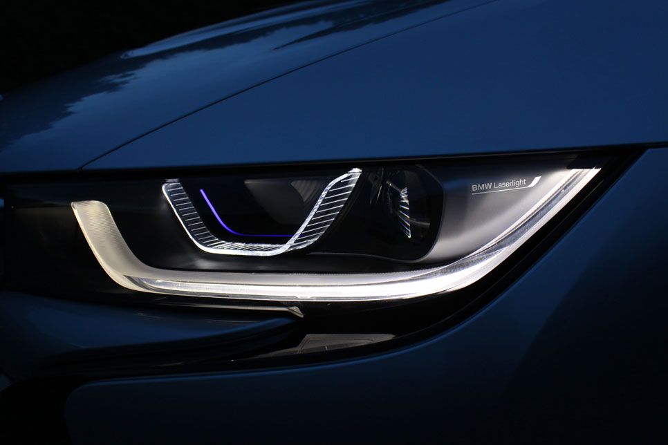 BMW i8 primer coche con tecnología láser