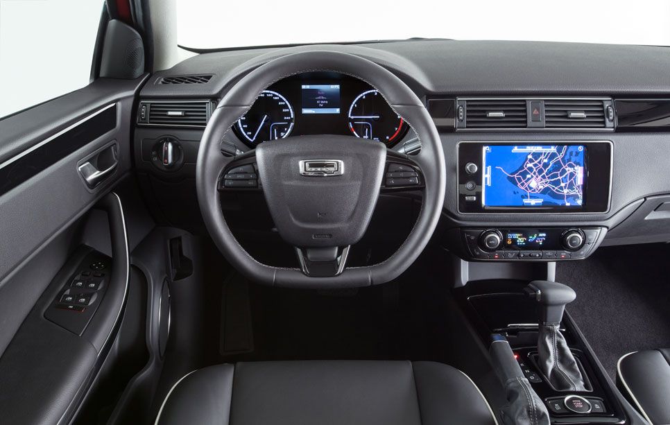 Qoros 3 Hatch, fotos oficiales