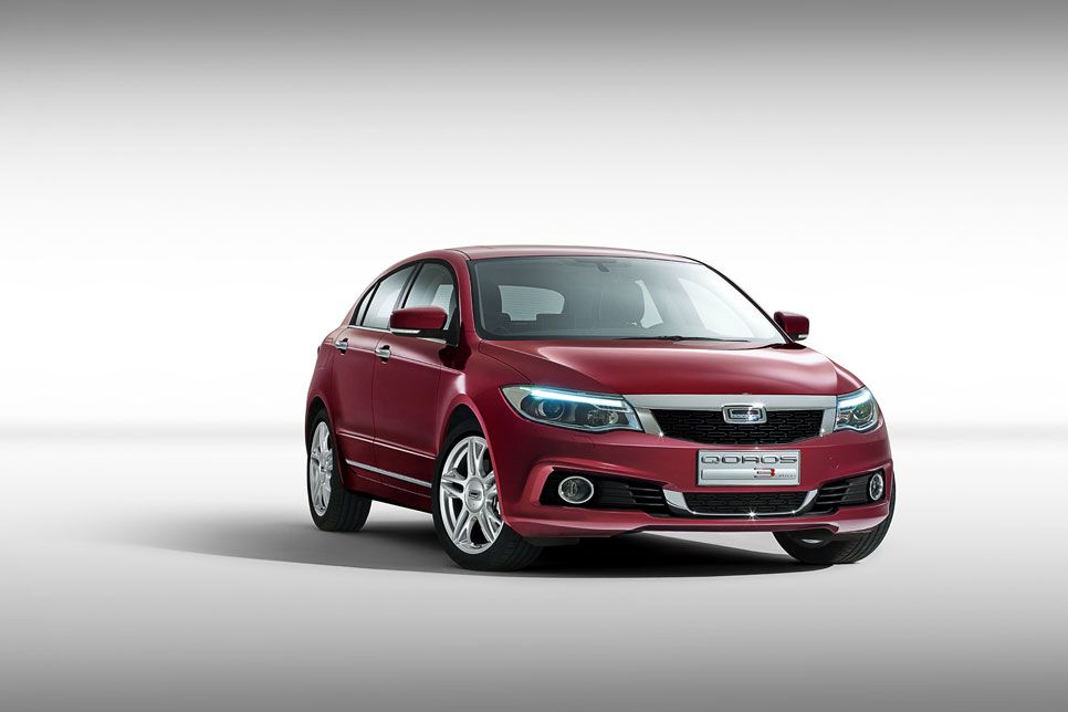 Qoros 3 Hatch, fotos oficiales