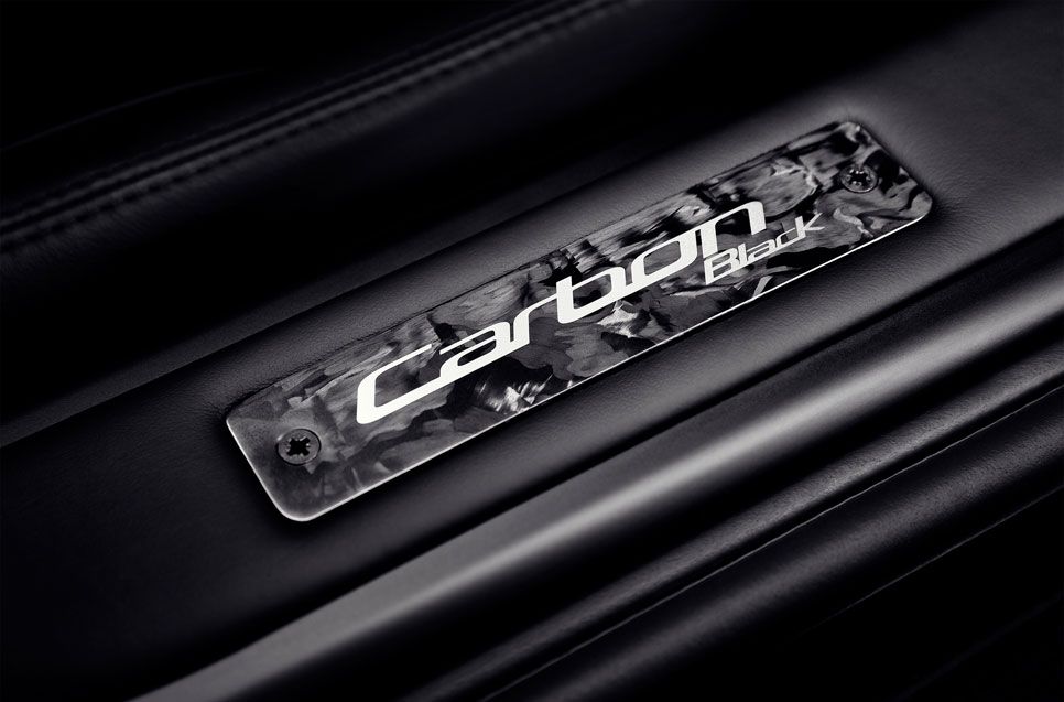 Aston Martin V8 Vantage N430 y DB9 Carbon Black y White