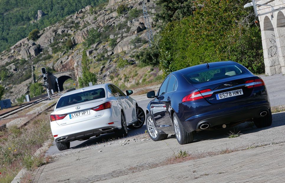 Comparativa: LEXUS GS 250 y Jaguar XF 2.0 i4, acceso al lujo