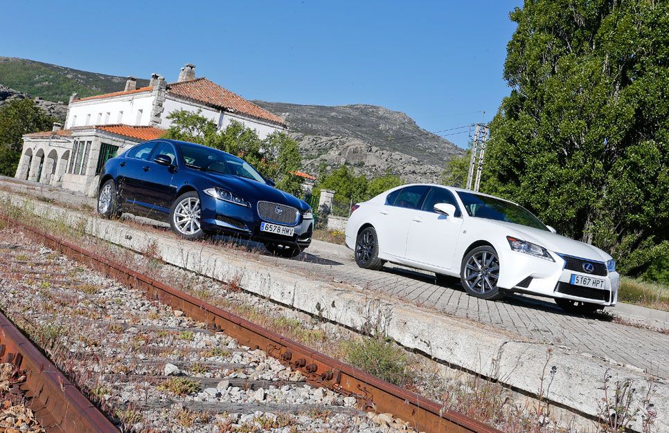 Comparativa: LEXUS GS 250 y Jaguar XF 2.0 i4, acceso al lujo