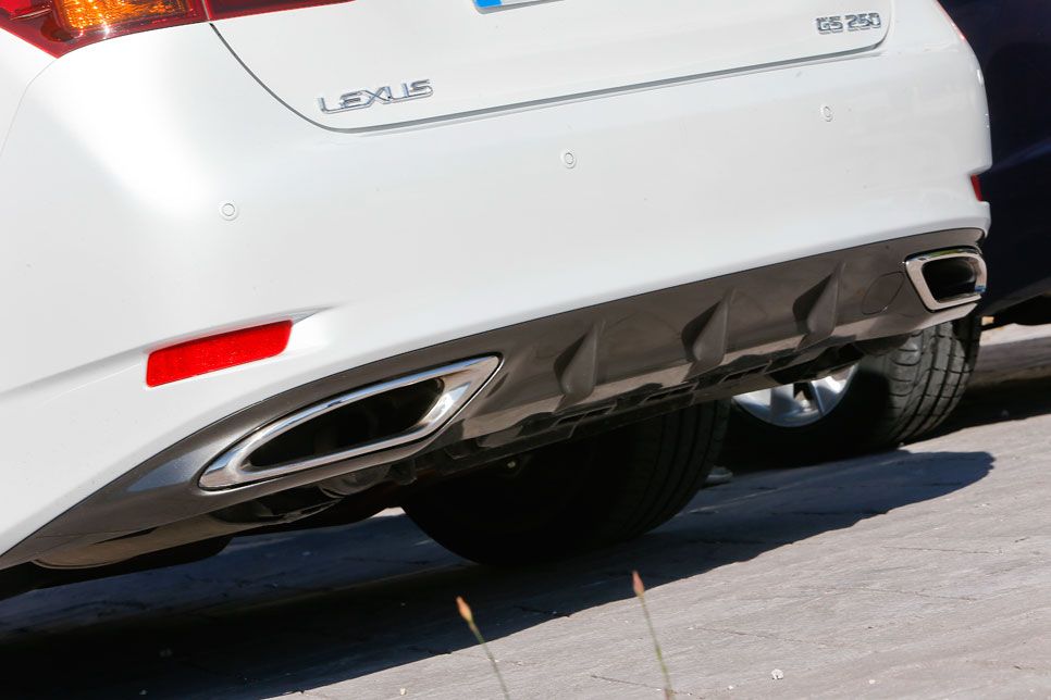 Comparativa: LEXUS GS 250 y Jaguar XF 2.0 i4, acceso al lujo