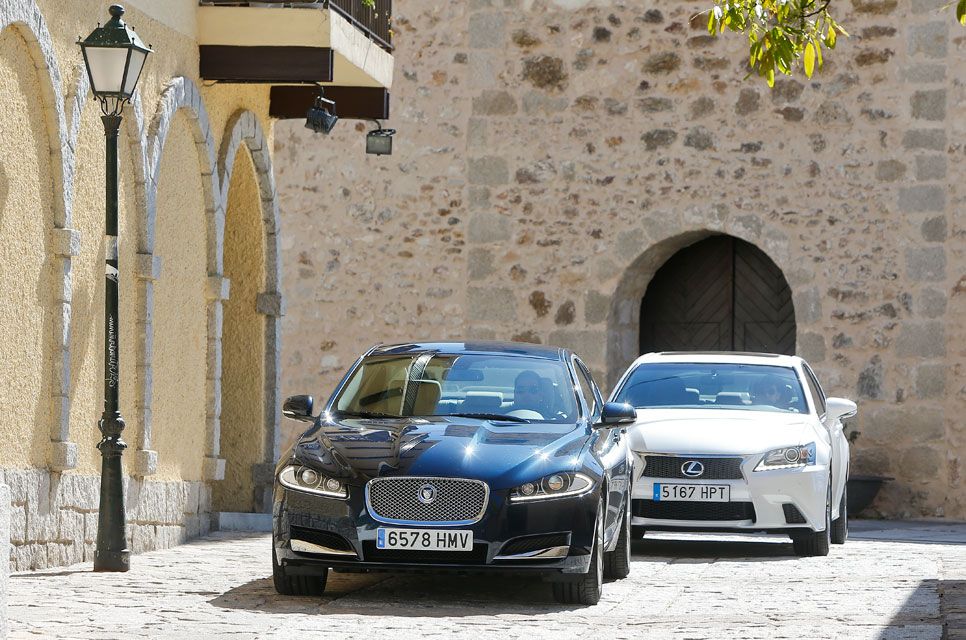 Comparativa: LEXUS GS 250 y Jaguar XF 2.0 i4, acceso al lujo