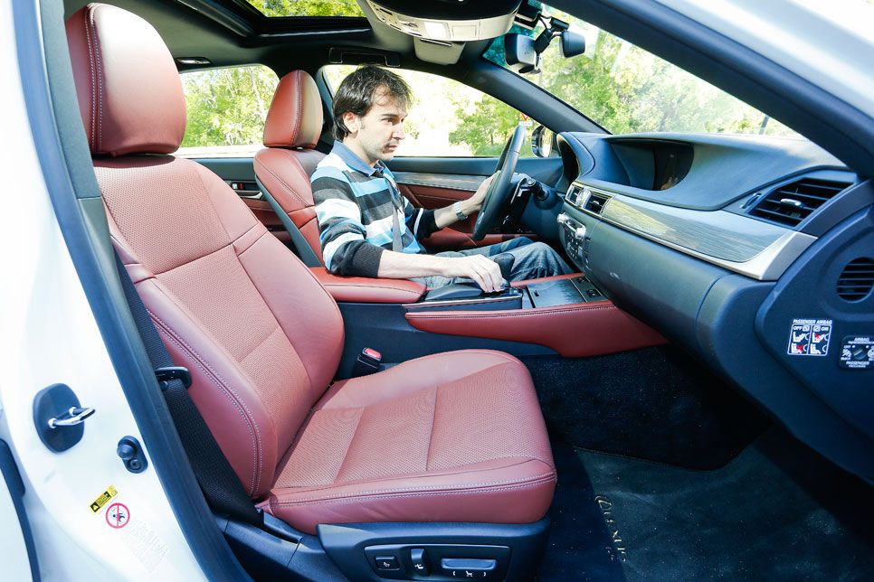 Comparativa: LEXUS GS 250 y Jaguar XF 2.0 i4, acceso al lujo