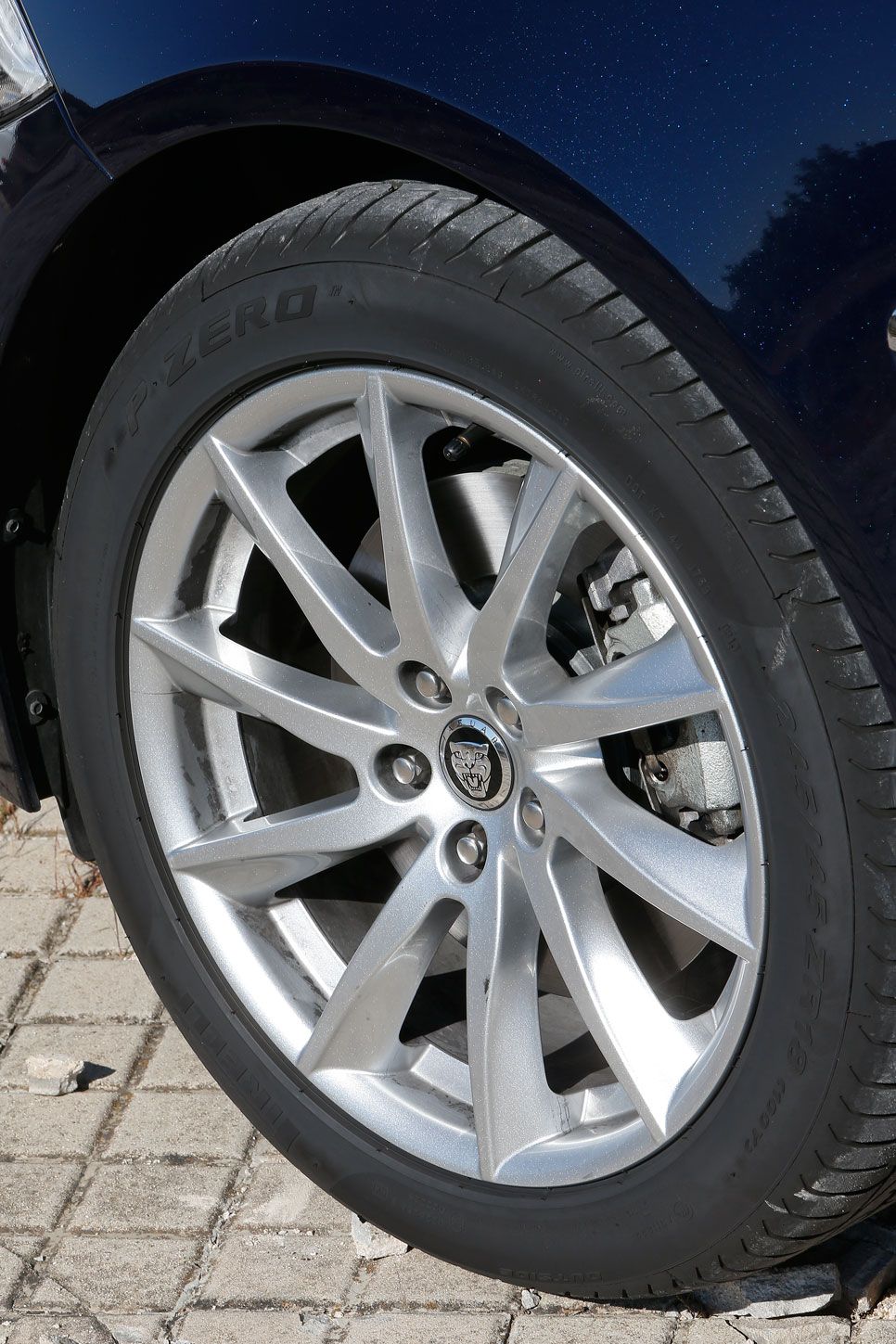 Comparativa: LEXUS GS 250 y Jaguar XF 2.0 i4, acceso al lujo