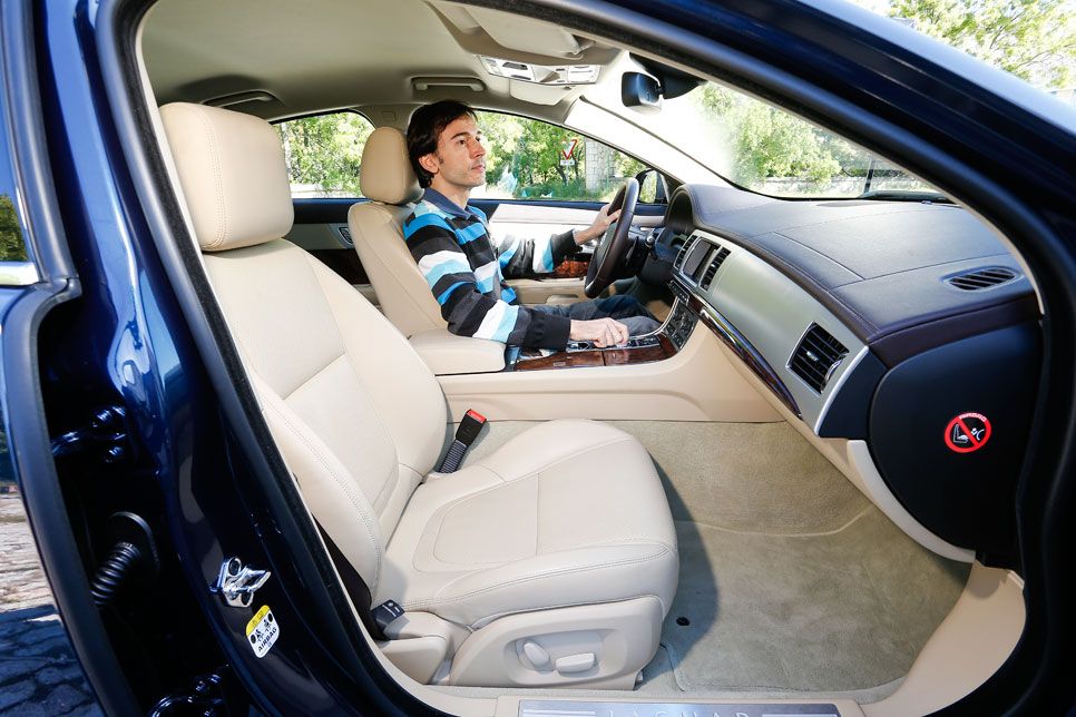 Comparativa: LEXUS GS 250 y Jaguar XF 2.0 i4, acceso al lujo