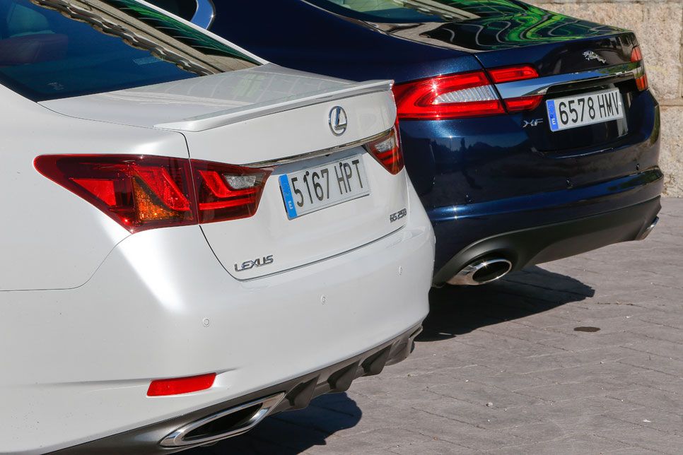 Comparativa: LEXUS GS 250 y Jaguar XF 2.0 i4, acceso al lujo