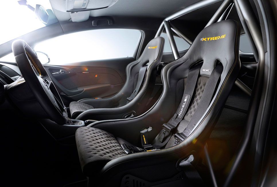 Opel Astra OPC EXTREME