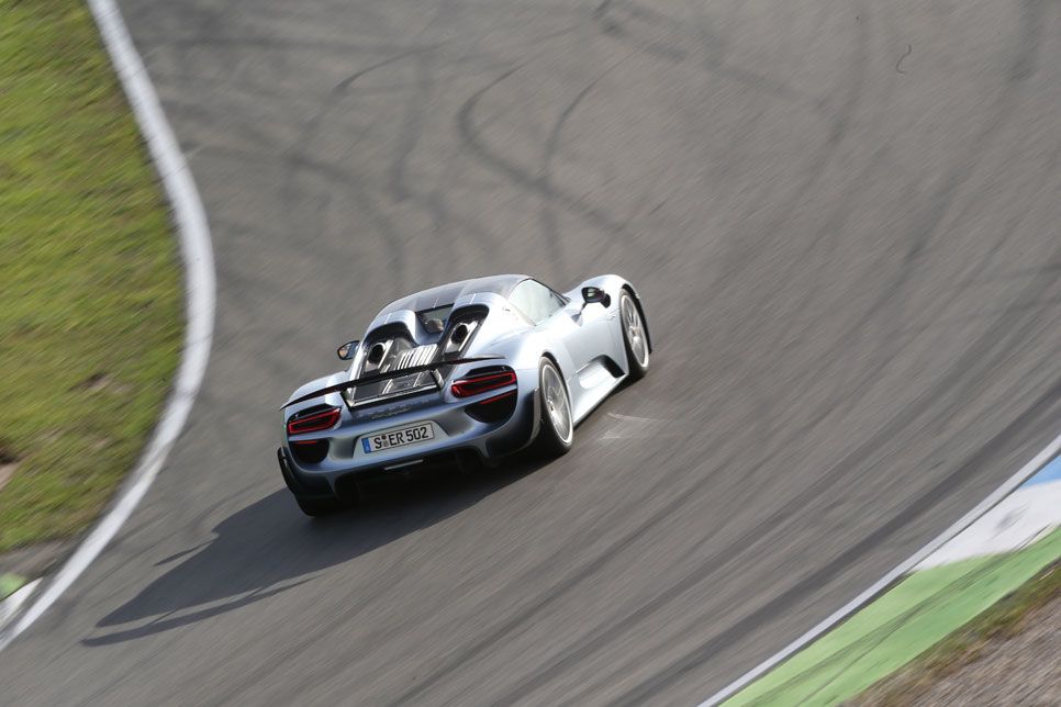 Comparativa: Porsche 918 Spyder vs Carrera GT