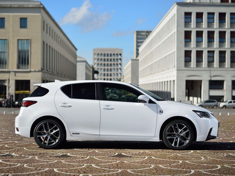Lexus CT200h 2014