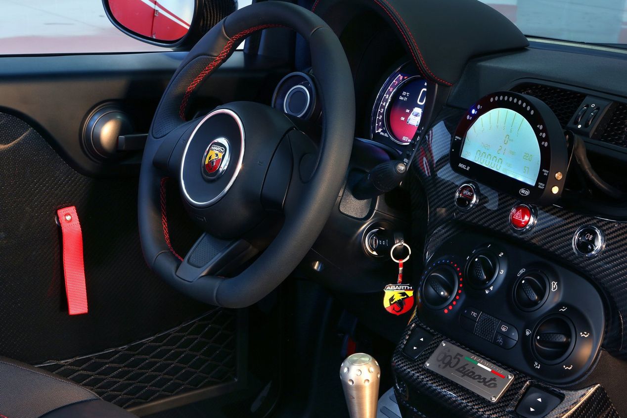 Abarth 695 Biposto
