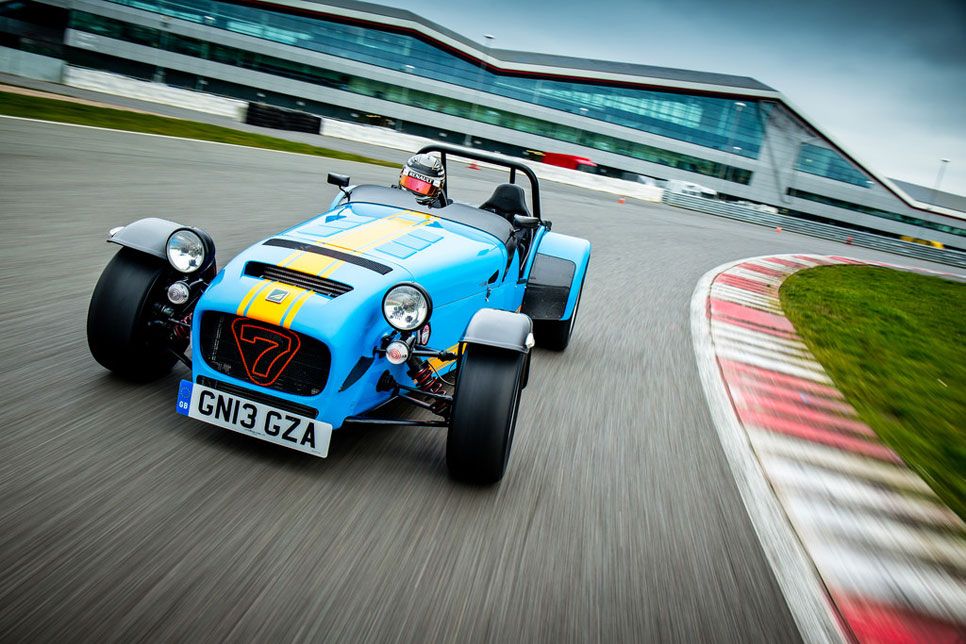 Kobayashi se sube al Caterham Seven 620 R