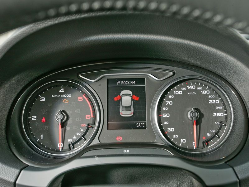 Comparativa: Mercedes CLA 220 CDI vs Audi A3 Sedán 2.0 TDI