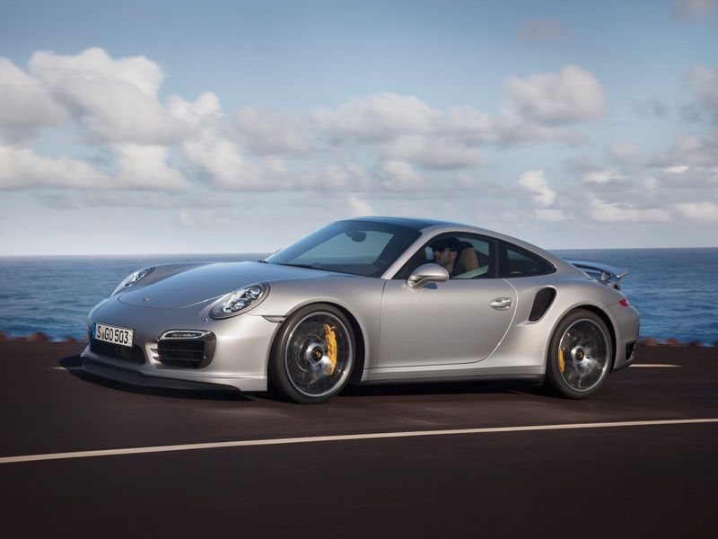Audi R8 V10 Plus y Porsche 911 Turbo S, tecnología cara a cara