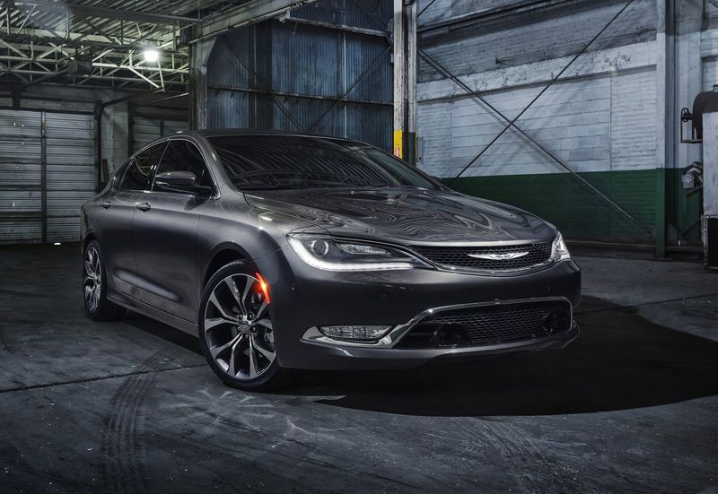 Chrysler 200 2015, profunda renovación