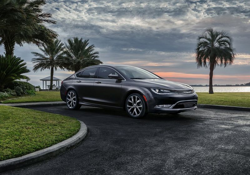 Chrysler 200 2015, profunda renovación