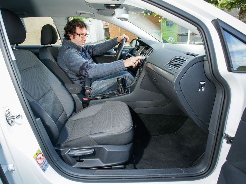 Peugeot 308 e-HDI vs VW Golf TDI