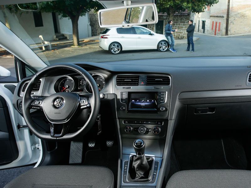 Peugeot 308 e-HDI vs VW Golf TDI