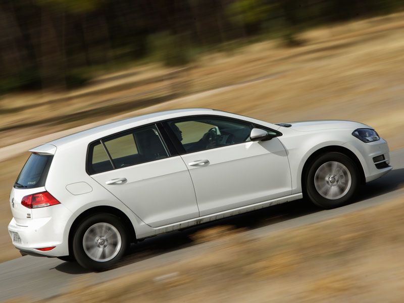 Peugeot 308 e-HDI vs VW Golf TDI
