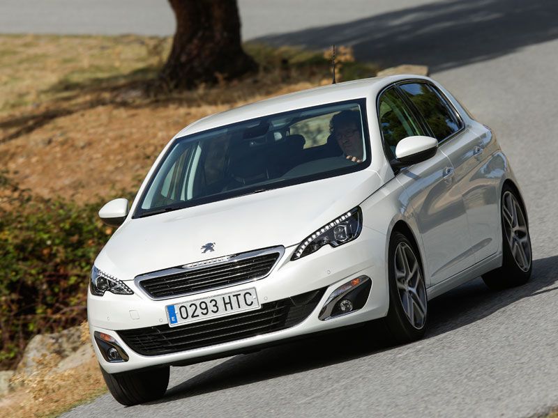 Peugeot 308 e-HDI vs VW Golf TDI