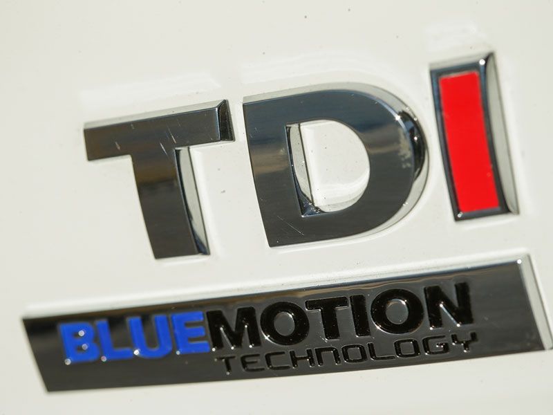 Peugeot 308 e-HDI vs VW Golf TDI