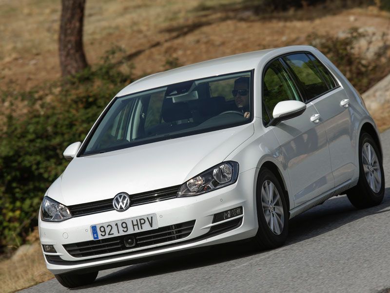 Peugeot 308 e-HDI vs VW Golf TDI