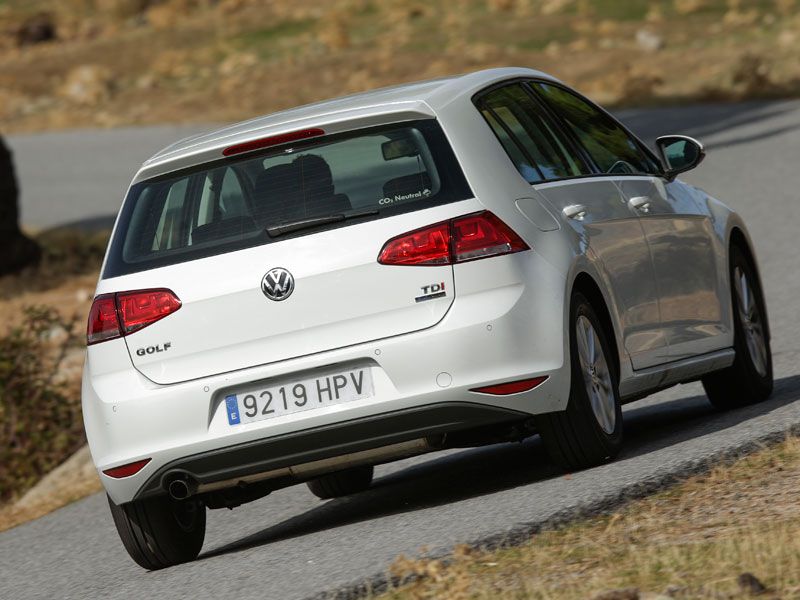 Peugeot 308 e-HDI vs VW Golf TDI