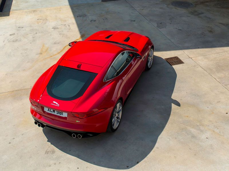Jaguar F-Type coupé, al volante