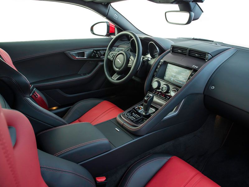 Jaguar F-Type coupé, al volante