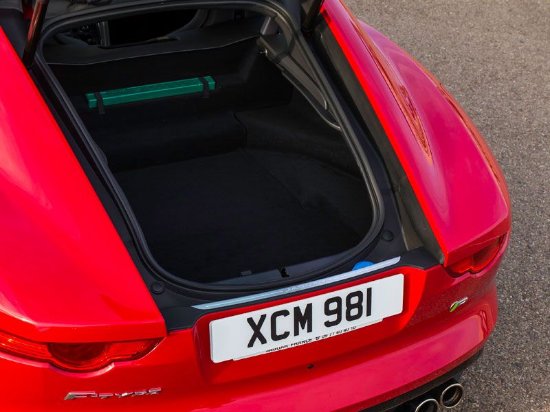 Jaguar F-Type coupé, al volante