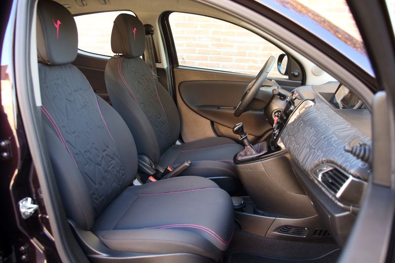 Comparativa:Citroën C3 frente a Lancia Ypsilon