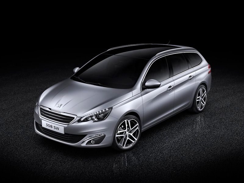 El Peugeot 308, con nuevos motores 1.2 PureTech y 2.0 BlueHDI