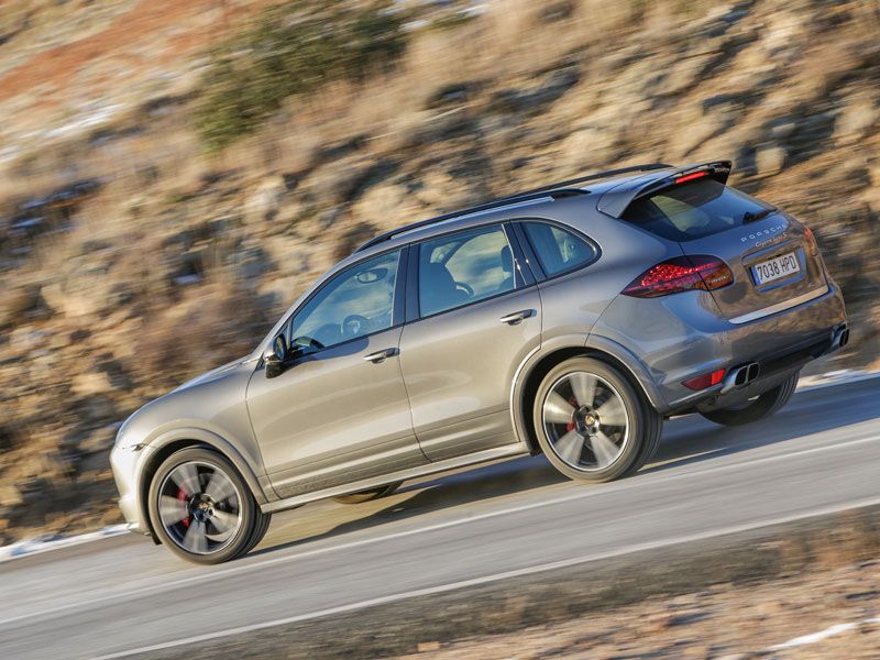 Porsche Cayenne Diesel vs Porsche Cayenne Turbo S