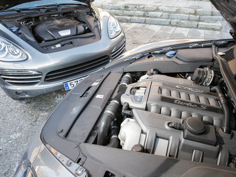 Porsche Cayenne Diesel vs Porsche Cayenne Turbo S