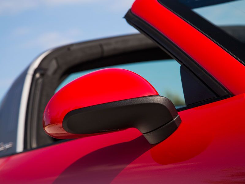 Contacto: Porsche 911 Targa,