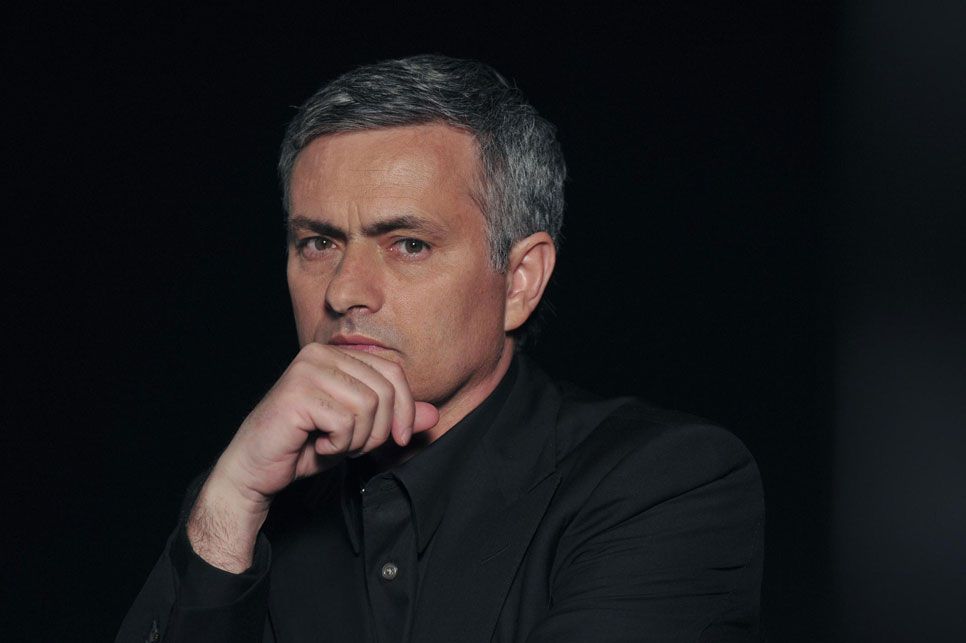 José Mourinho recibe su Jaguar F-Type R Coupé