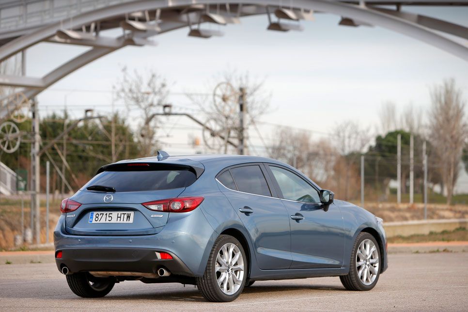 Comparativa: Citroën DS4 2.0 HDI Sport; Mazda 2 2.2D Luxury; Seat León 2.0 TDI Style