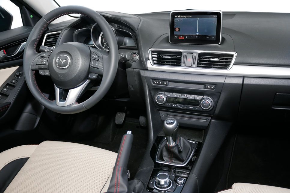 Comparativa: Citroën DS4 2.0 HDI Sport; Mazda 2 2.2D Luxury; Seat León 2.0 TDI Style