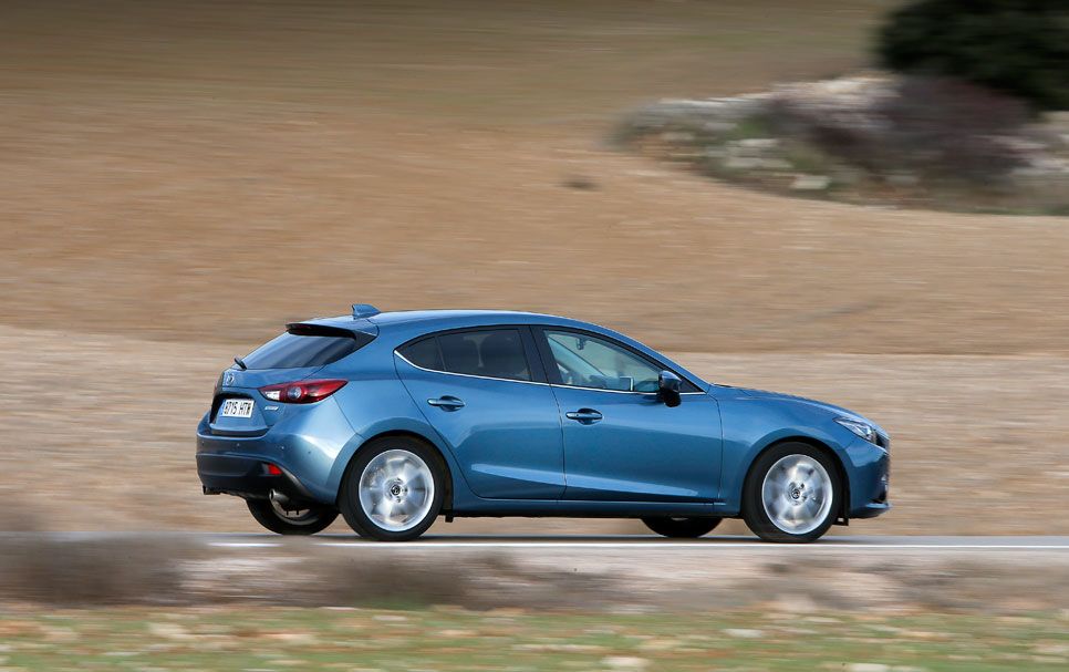 Comparativa: Citroën DS4 2.0 HDI Sport; Mazda 2 2.2D Luxury; Seat León 2.0 TDI Style