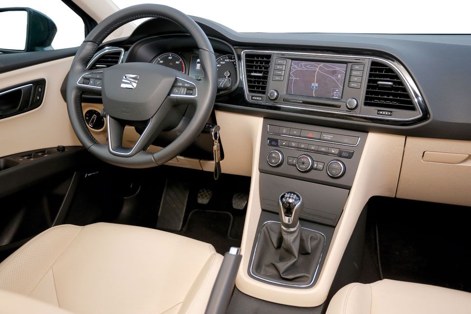 Comparativa: Citroën DS4 2.0 HDI Sport; Mazda 2 2.2D Luxury; Seat León 2.0 TDI Style