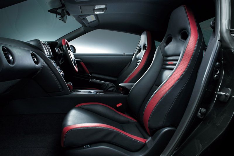 Nissan GT-R 2014, la bestia deportiva se actualiza